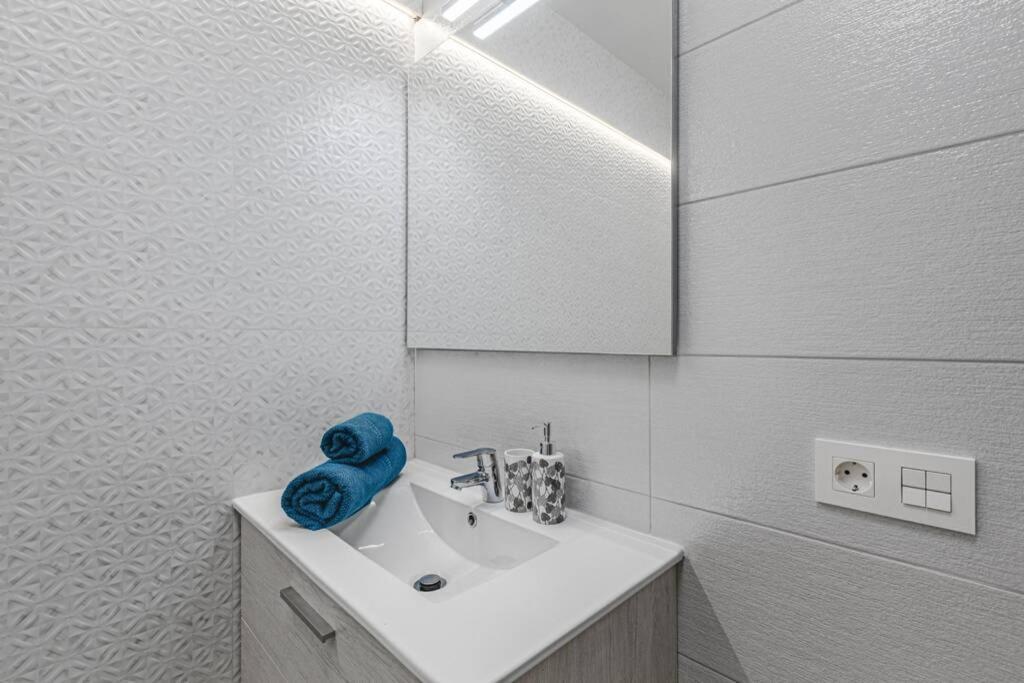Tenerife Royal Gardens One Bedroom Apartment Плая де лас Америкас Екстериор снимка