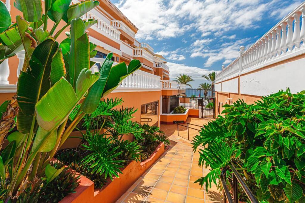 Tenerife Royal Gardens One Bedroom Apartment Плая де лас Америкас Екстериор снимка